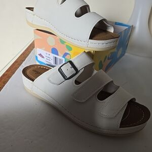 Easy Spirit White Womens  Sandals 12M New No Box Top